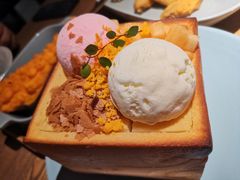 -蜜桃餐厅·伴山(湖滨商业街店)