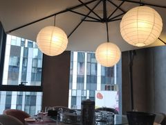 靠窗位-日进一片海.生腌海鲜火锅.宵夜烧烤(三里屯总店)