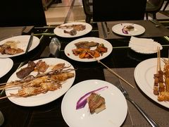 -大中华希尔顿酒店-念自助餐·嗨啤·小龙虾