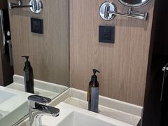-乔治莫兰迪酒店(济南解放路山东大学店)