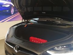 -TESLA 特斯拉(上海太古汇体验店)