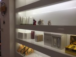 -EMILY艾枚莉美甲美睫·美颜·现磨咖啡