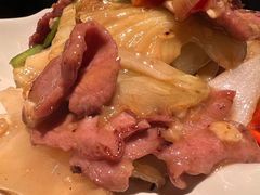 酸菜炒牛肉-大头虾越式风味餐厅(光明广场店)