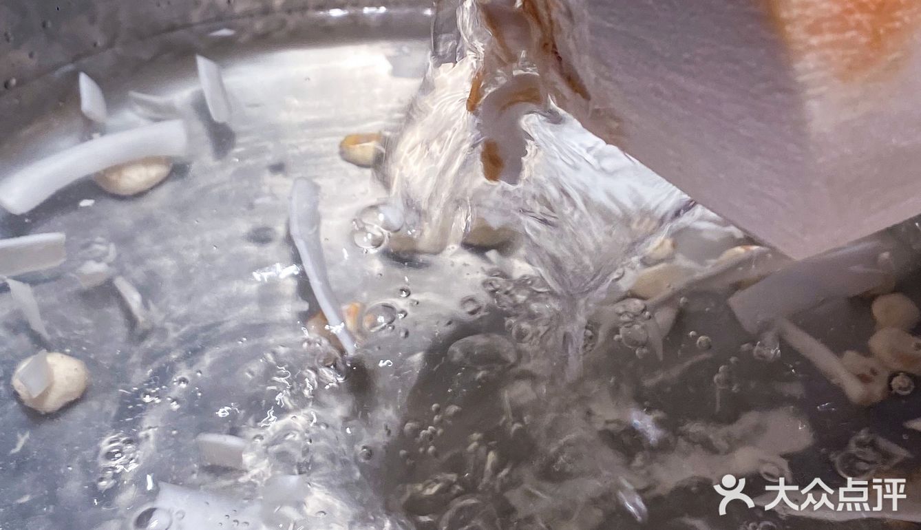 竟现场倒了3颗量椰子水🥥这碗椰子鸡我真的爱了‼️