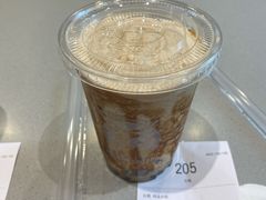 陨石拿铁瑞纳冰-瑞幸咖啡(人民路店)