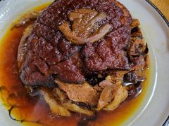 雕梅扣肉-四方小吃·白族庭院餐厅