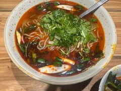 -粉八·云南米线·建水烧烤(常熟路店)