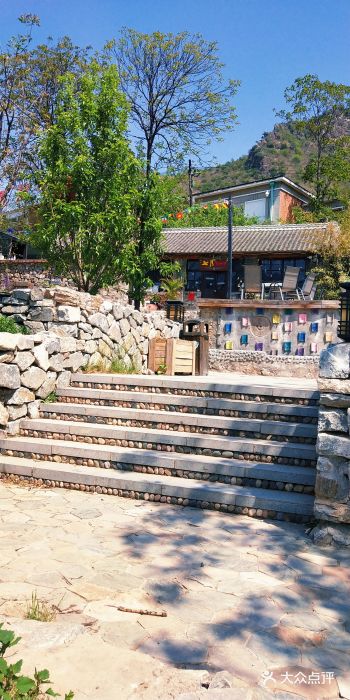 百里峡七彩艺术小镇图片