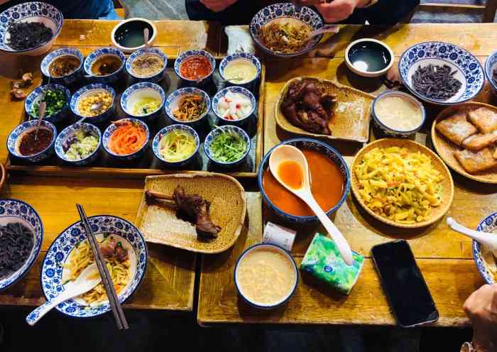 老贺家陕北抿节面馆-"滴滴司机推荐的网红地儿,西北莜面村的味道.