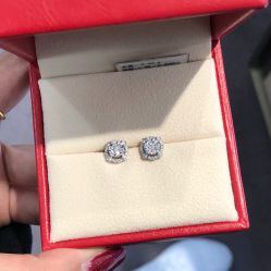 -威德钻石-克拉钻大本营(南京东路店)