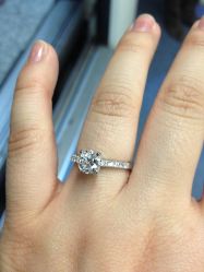 -威德钻石-克拉钻大本营(南京东路店)