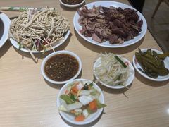 -闫家驴肉老店(华电一校店)