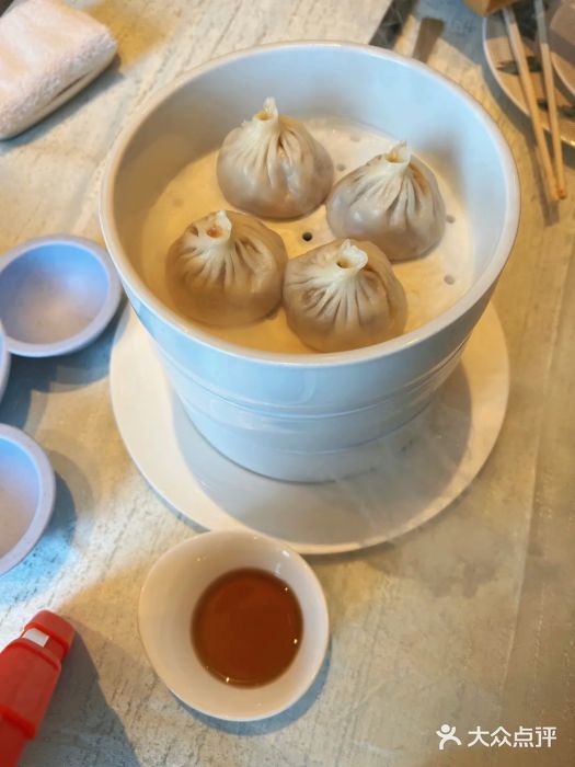 上海和平饭店龙凤厅 Dragon Phoenix上海小笼包图片
