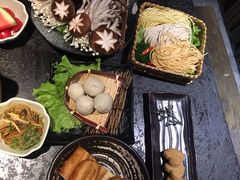 -湊湊火锅·茶憩(新中关购物中心店)