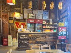大堂-阿婆情腊排骨火锅(古城旗舰店)