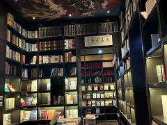 -钟书阁(松江泰晤士小镇店)