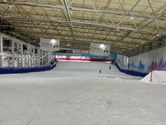 -乔波室内滑雪场