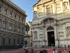 -文艺复兴百货(米兰大教堂广场店)