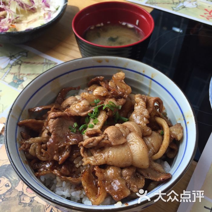 猪肉盖饭