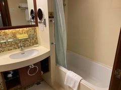 -汕尾巴黎半岛酒店