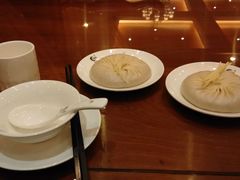 蟹黄汤包-鸿运酒楼