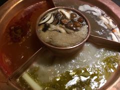 菌王奇香锅-滇釜火锅·能喝汤的火锅(车公庄店)