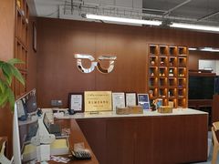 -无奔眼镜·蔡司·依视路授权店(朝阳大悦城店)