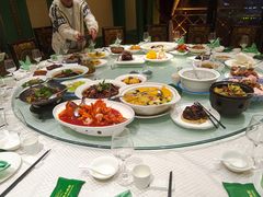 -王朝大酒店徐汇店-地面停车场