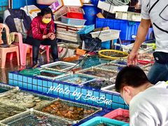 -霞涌市场海鲜摆卖区