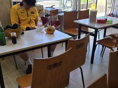 -洪峰浩老北京烧饼夹肉(角门路店)