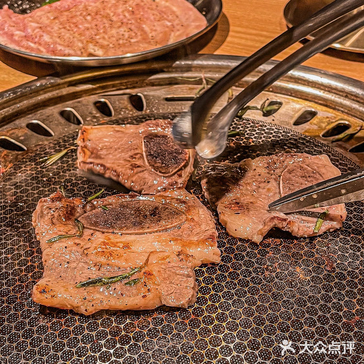 鲜切雪花猪脸肉简直不要太爱｜韩国烤肉天花板