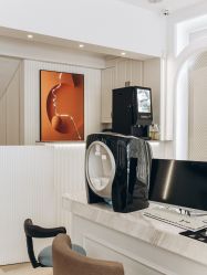 -广州健丽·去眼袋医疗美容机构