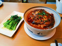 红烧蝶鱼头-天怡興·百年蒸饺(中心书城店)