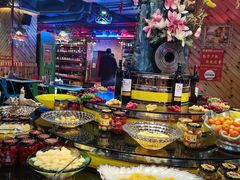 -嗨内嗨外自助火锅餐厅体验馆