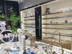 -视野联行眼镜·蔡司·尼康·豪雅·依视路(青浦宝龙店)