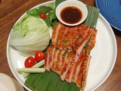 蜜糖炭烧猪颈肉配沙拉-星叶·东南亚料理(宁波万象汇店)