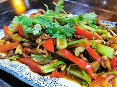 -乐山食古香跷脚牛肉