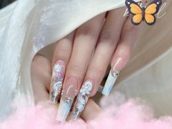 -安吉拉·纤纤玉指美甲美睫创意中心