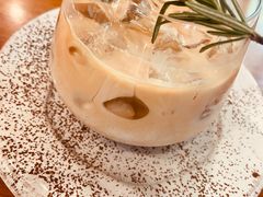 -Chom Cafe and Restaurant