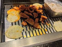 -臻牛烤肉