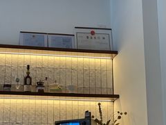 -Café Monson