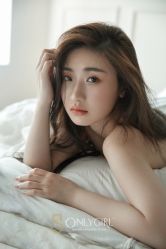 -onlygirl摄影美学馆高端定制(江滩店)