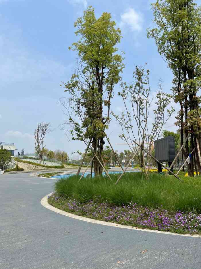 东风渠绿道公园-"位于龙泉车城东七路,三盛都会旁.这个绿.