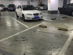 -圣诺亚大厦-地下停车场