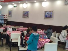 大堂-红宝石·鲜奶小方·海派西点房(南丹店)