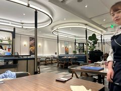 -港丽餐厅(正大店)