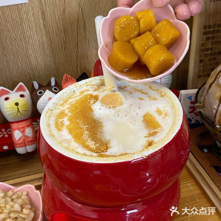 成都｜这家冰铺竟然藏着超好吃的雪崩蛋糕！