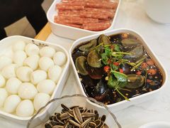 -鲁员外地锅鸡地锅鱼(古墩路店)