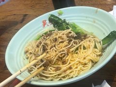 -磁器口古镇