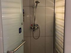 -红方格精致酒店(泸州金融中心万象汇店)